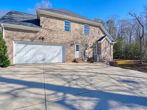 2nd image of 173 Westmeath Dr