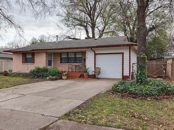 3rd image of 302 Carolyn Dr