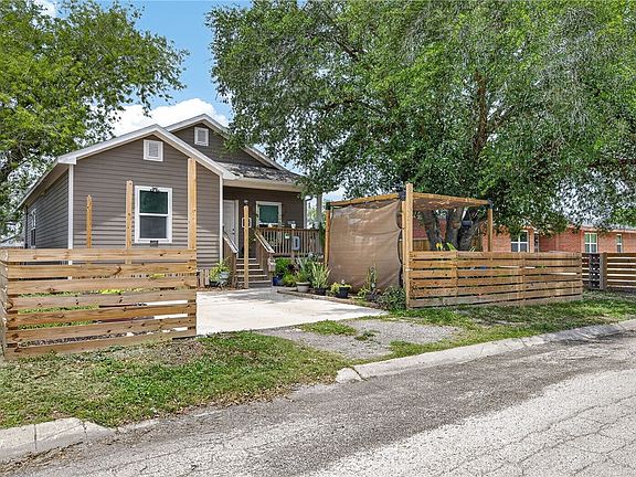 2nd image of 519 E Avenue F