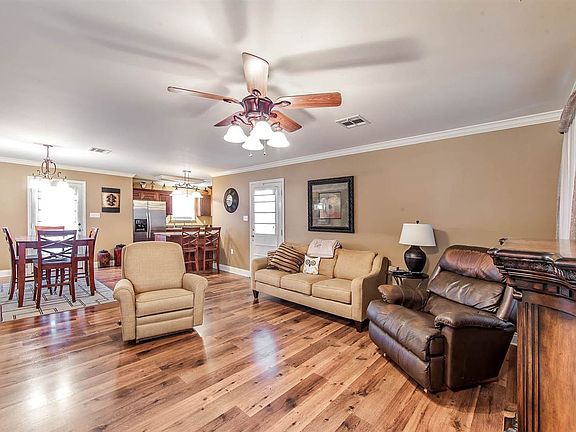 2nd image of 103 Belle Isle Dr