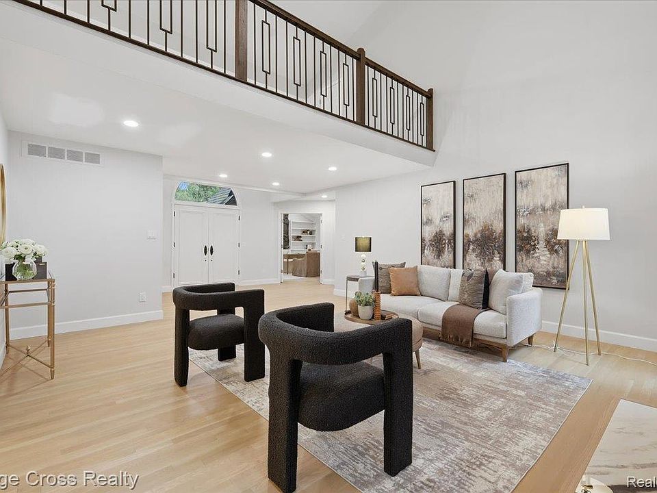 249 Norcliff Dr, photo 11