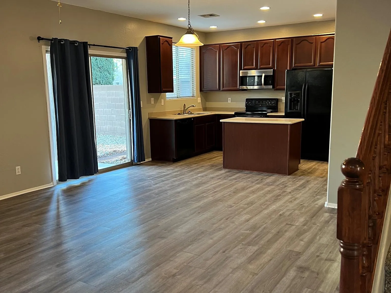 3 bed, 2.5 bath, 1578 sqft, $1,850 — Photo 2