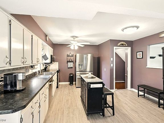 5th image of 18561 Meadow Ln