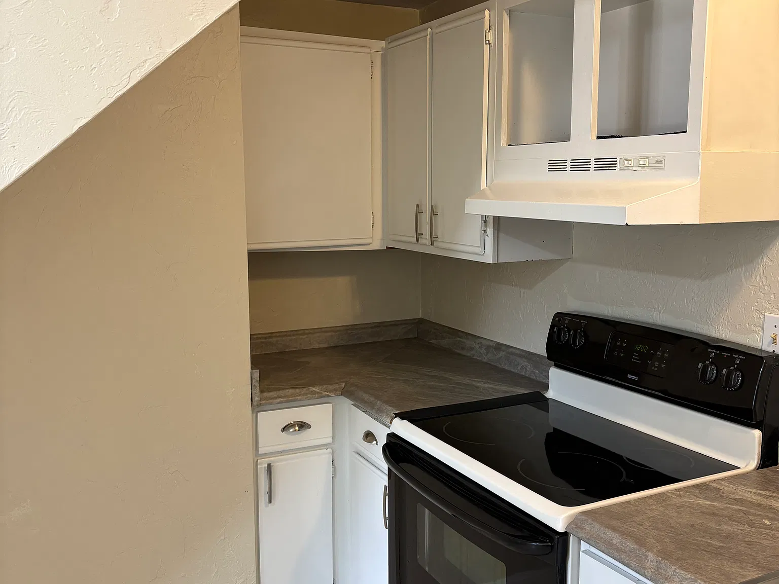 2 bed, 800 sqft, $2,900 — Photo 2