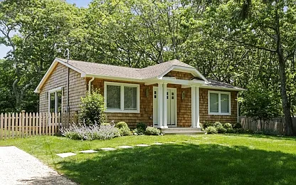 Hamptons Cottage in Bridgehampton — Photo 2
