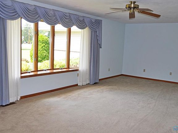 4th image of 2305 Oak Hbr