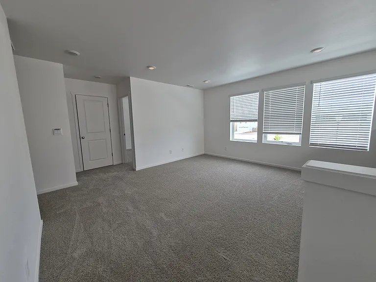 209 Cremini Loop SE — Photo 8