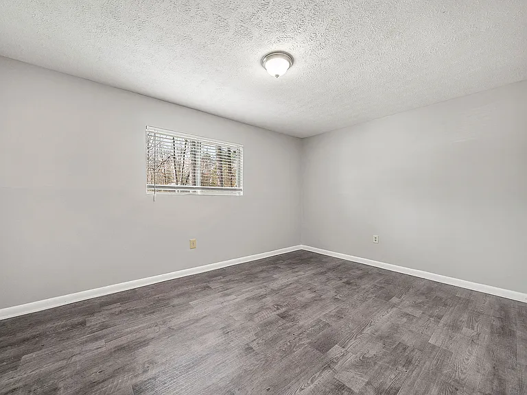 Balfour Forest Apartments — Photo 12