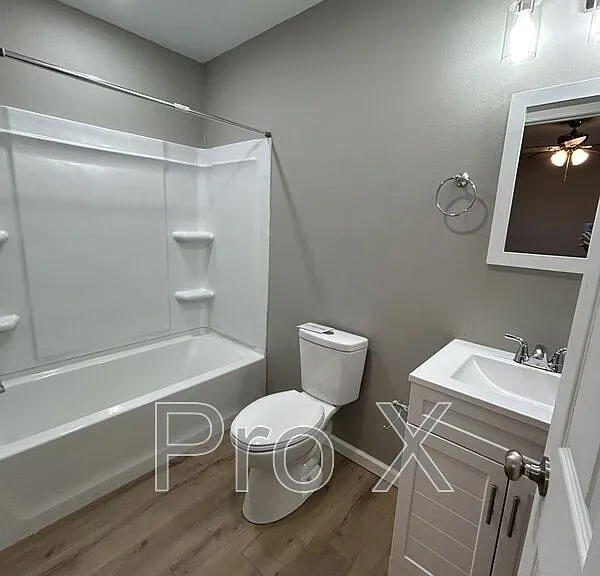 716 N Columbus St #A — Photo 4