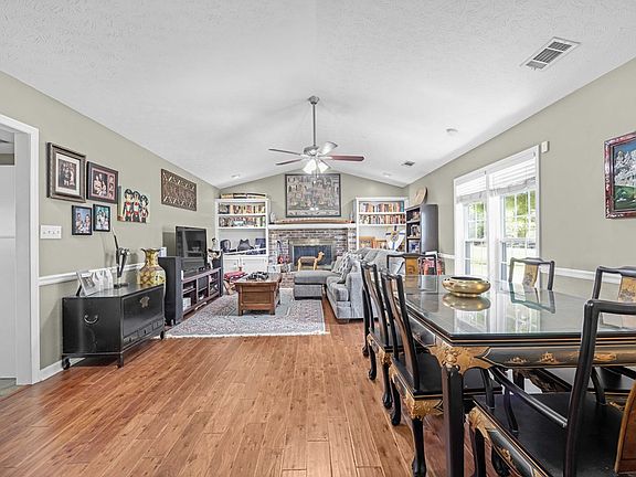5th image of 36 Sommerset Dr