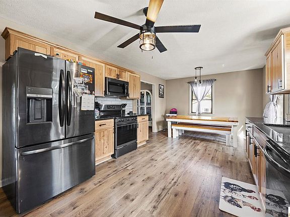 3rd image of 222 Moss Way
