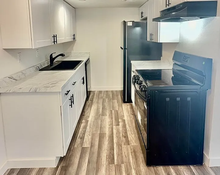 Park West Apartments — Photo 31