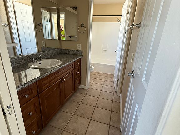 5th image of 324 Victoria St APT B202