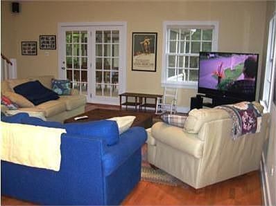 5th image of 4165 Creek Dr