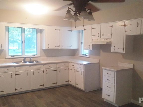 3rd image of 300 N West St