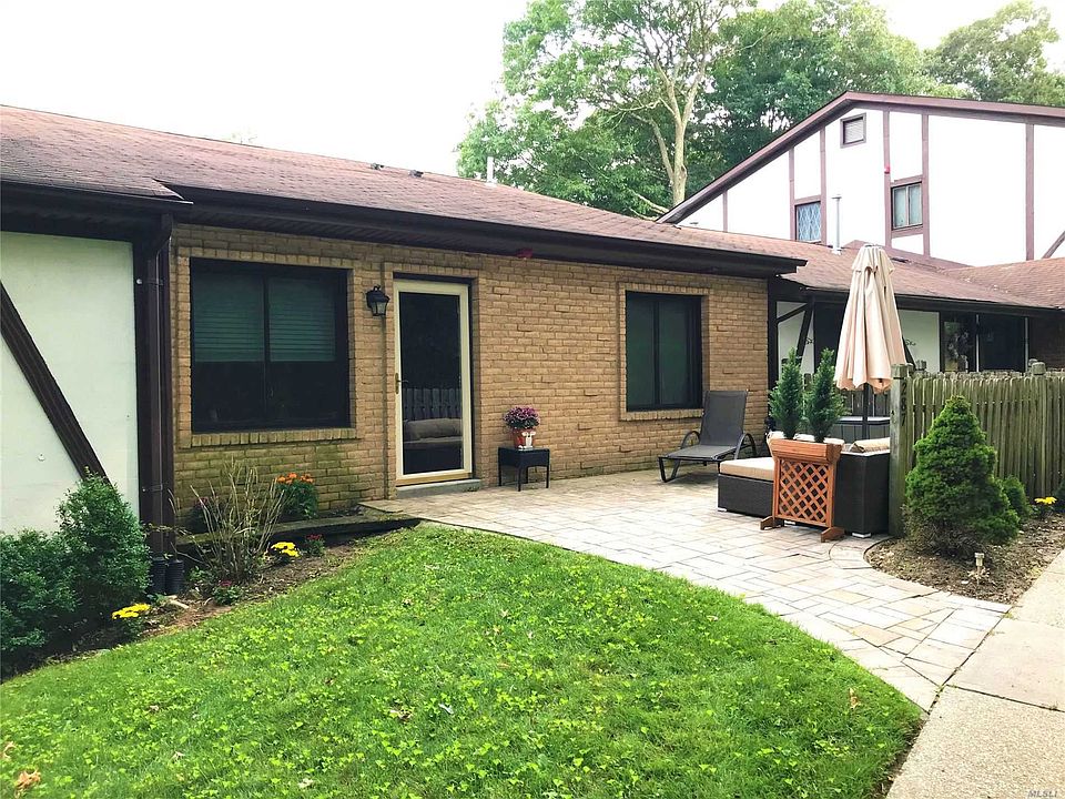 1st image of 287 Brettonwoods Dr