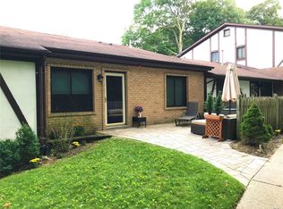 287 Brettonwoods Dr, Coram, NY 11727