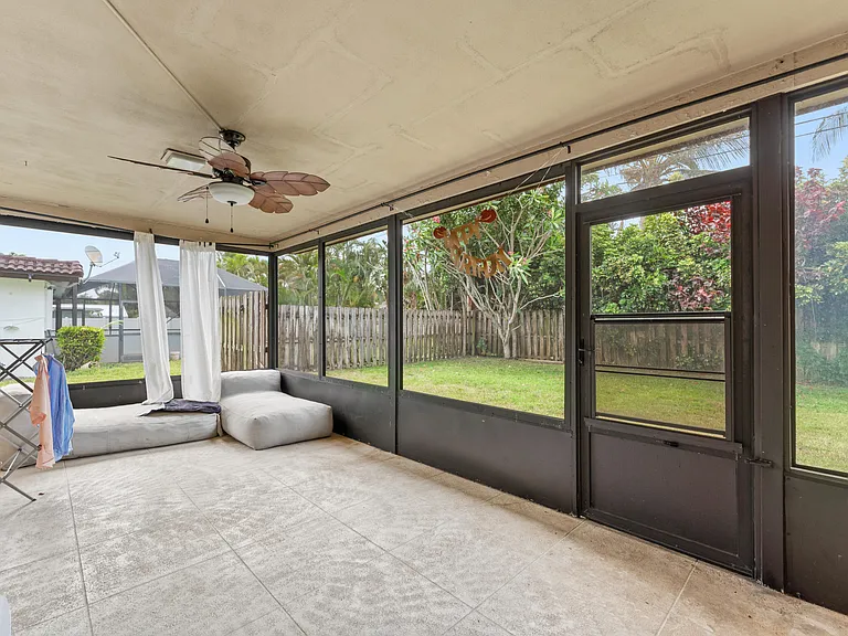 1270 SW 8th St — Photo 24