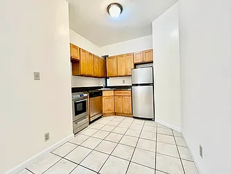 Rented by HOLTON REAL ESTATE INC.