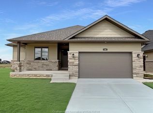 48 Cherry Blossom Trl, Chatham Kent, ON N7L0H1