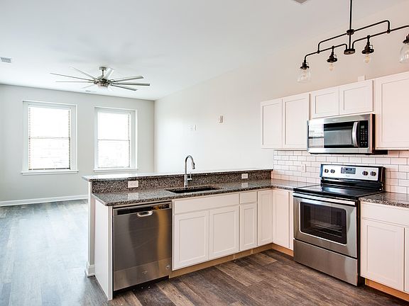 5th image of 629 S 4th St Ste 403