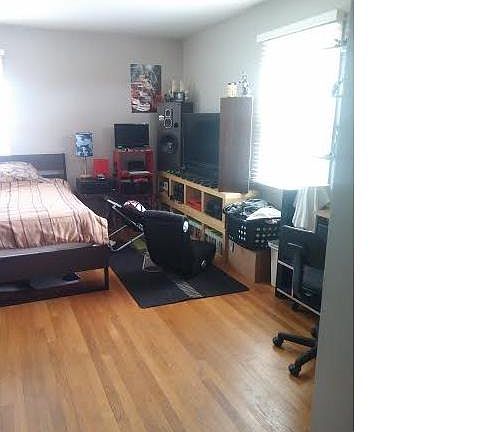 3rd image of 47 Mount Morris Ave