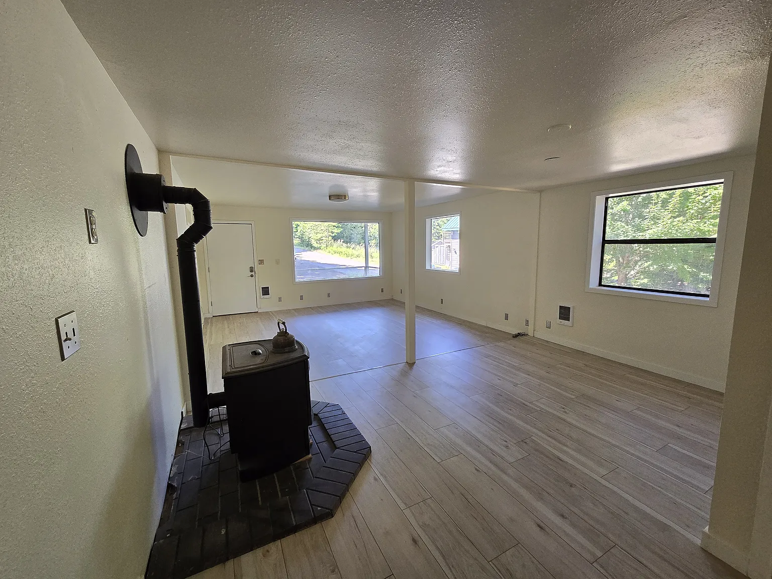 3 bed, 1287 sqft, $2,750 — Photo 4