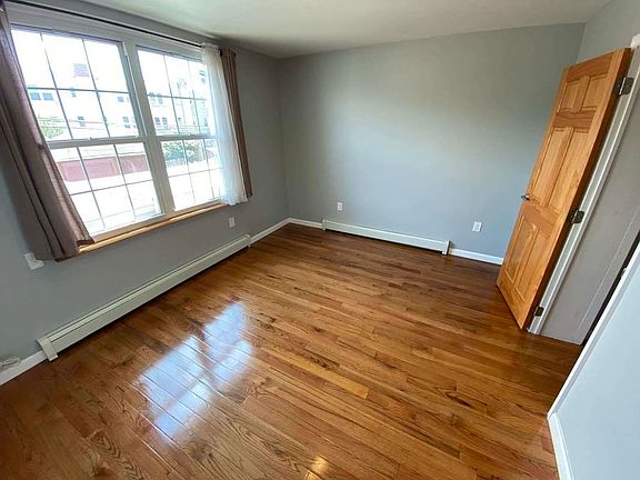 3rd image of 21-23 23rd St #2T