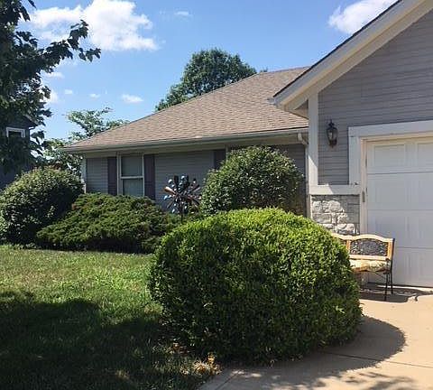 2nd image of 109 SE Harvard Dr