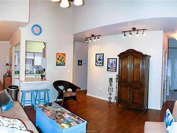 4th image of 1345 Canyon Creek Cir