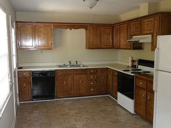 4th image of 1307 E 13th St