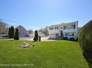 428 Leonardville Rd, Belford, NJ 07718