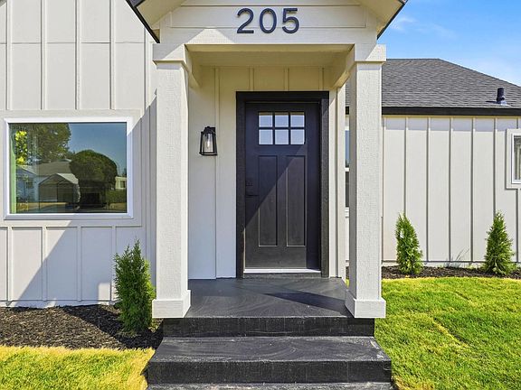 5th image of 205 E 1st Pl