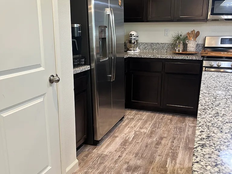 1538 Amethyst Ln — Photo 12