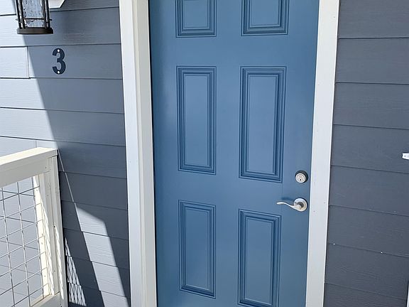 2nd image of 841 Gibbon St #3