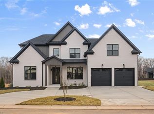 1182 Maple Chase Ln, Winston Salem, NC 27106