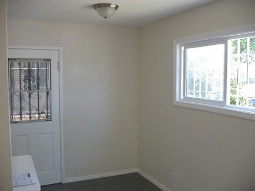 4th image of 1348 1/2 W 94th St