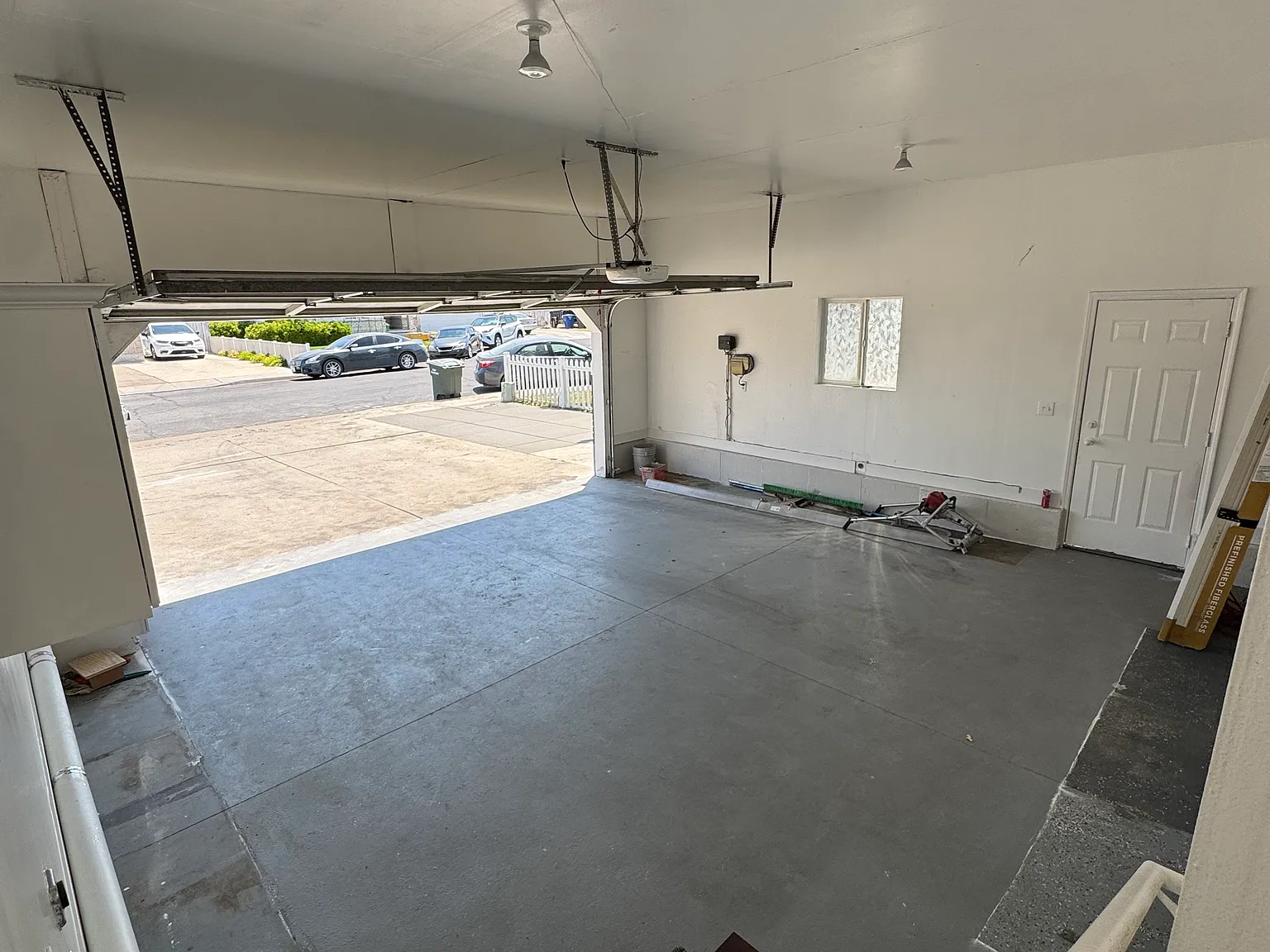 6 bed, 1302 sqft, $3,400 — Photo 2