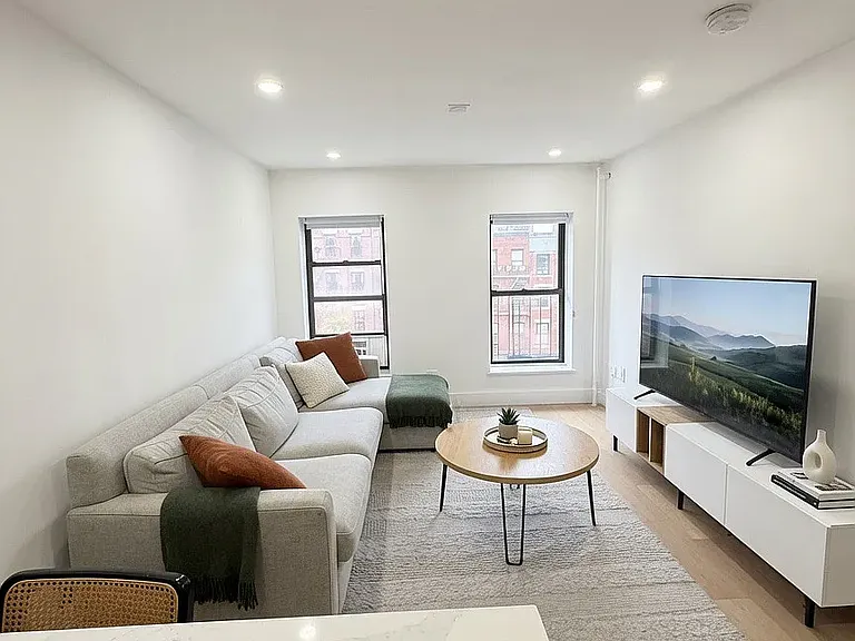 109 1st Ave #5F — Photo 2
