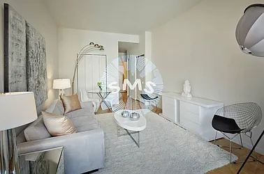 Rented by Space Marketing Shop