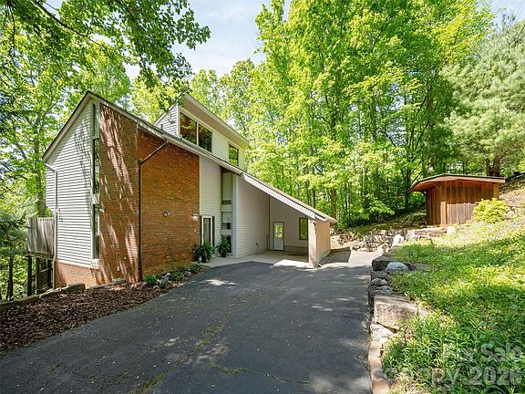 2nd image of 142 Sequoyah Hills Dr