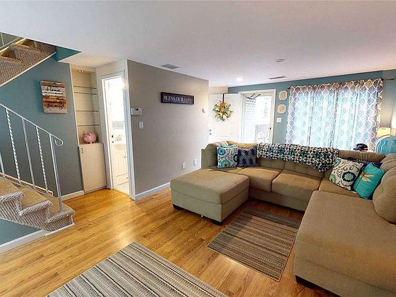 3rd image of 140 Glen Hollow Dr