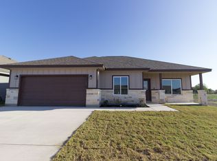 1658 Las Palomas Plan, Las Palomas Country Club Estates, La Vernia, TX 78121