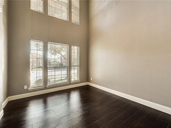2nd image of 5000 Vineyard Ln
