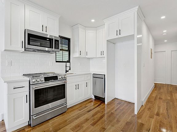 3rd image of 111-38 168th St #2