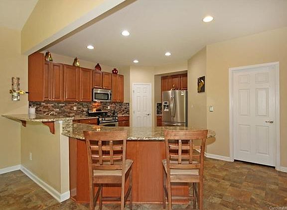 5th image of 7763 Sedgebrook Dr E