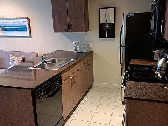 4th image of 610 Granville St #1611