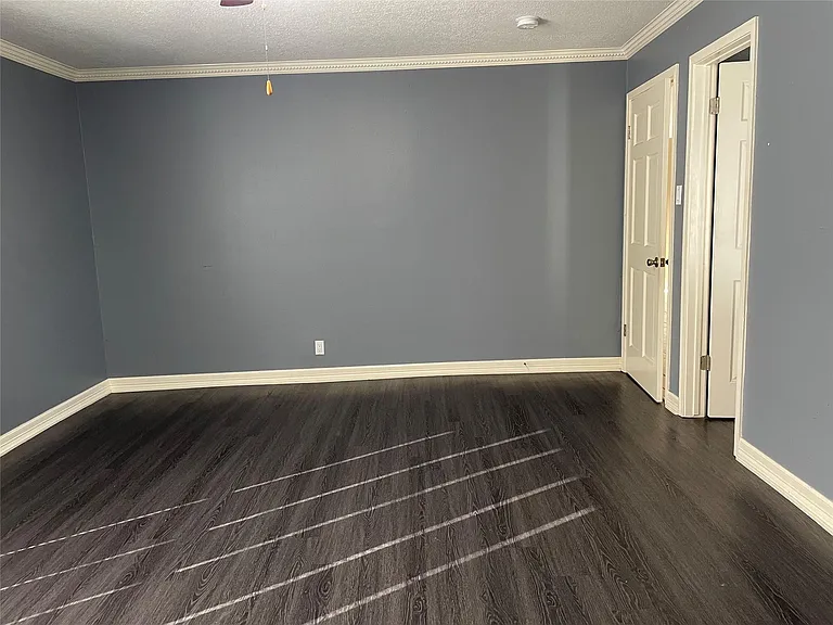 18002 Hollywell Dr — Photo 8