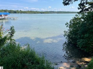 14023 Oakwood St, Elk Rapids, MI 49629