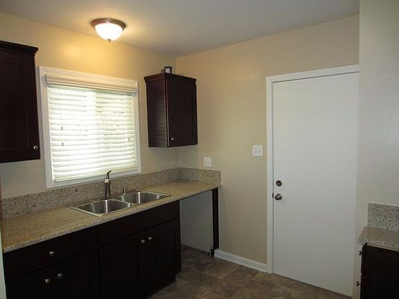3rd image of 7551 McKinley Ave